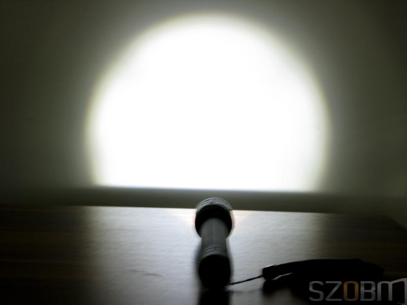 Power Style CREE LED 180 Lumens 3-Modes Zoom Dimmer Led Flashlig