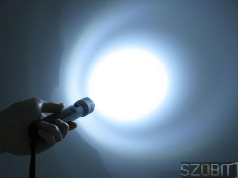 High Power Light CREE Q5 LED Rechargeable Solar Flashlight