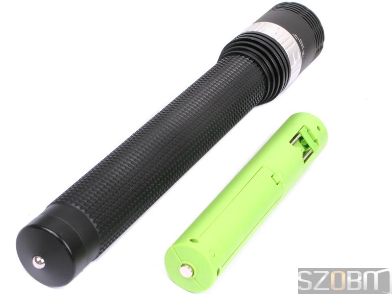 300LM CREE 5W Zoom Diving LED Flashlight With Hammer and Built-i