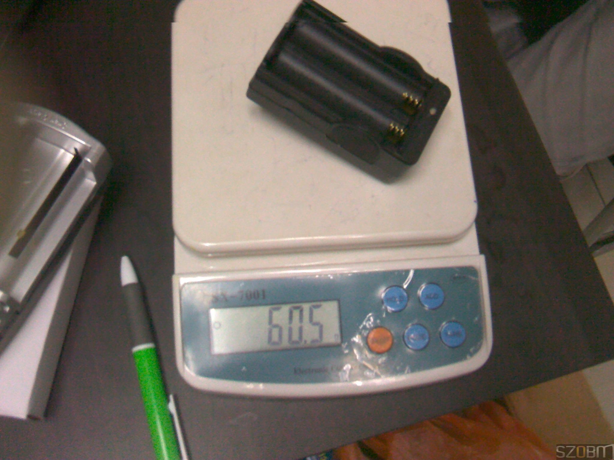 Digital Battery Charger & Travel Charger for 18650 (2 round pins